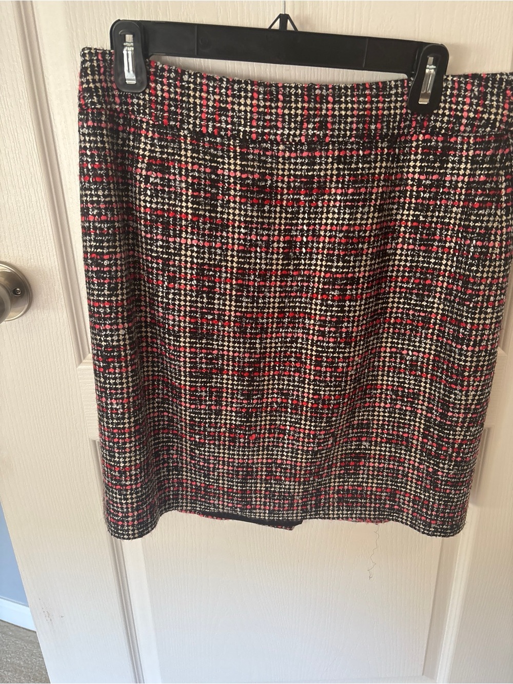 Banana Republic Black, Red & White Tweed Pencil Skirt - Classic Fit